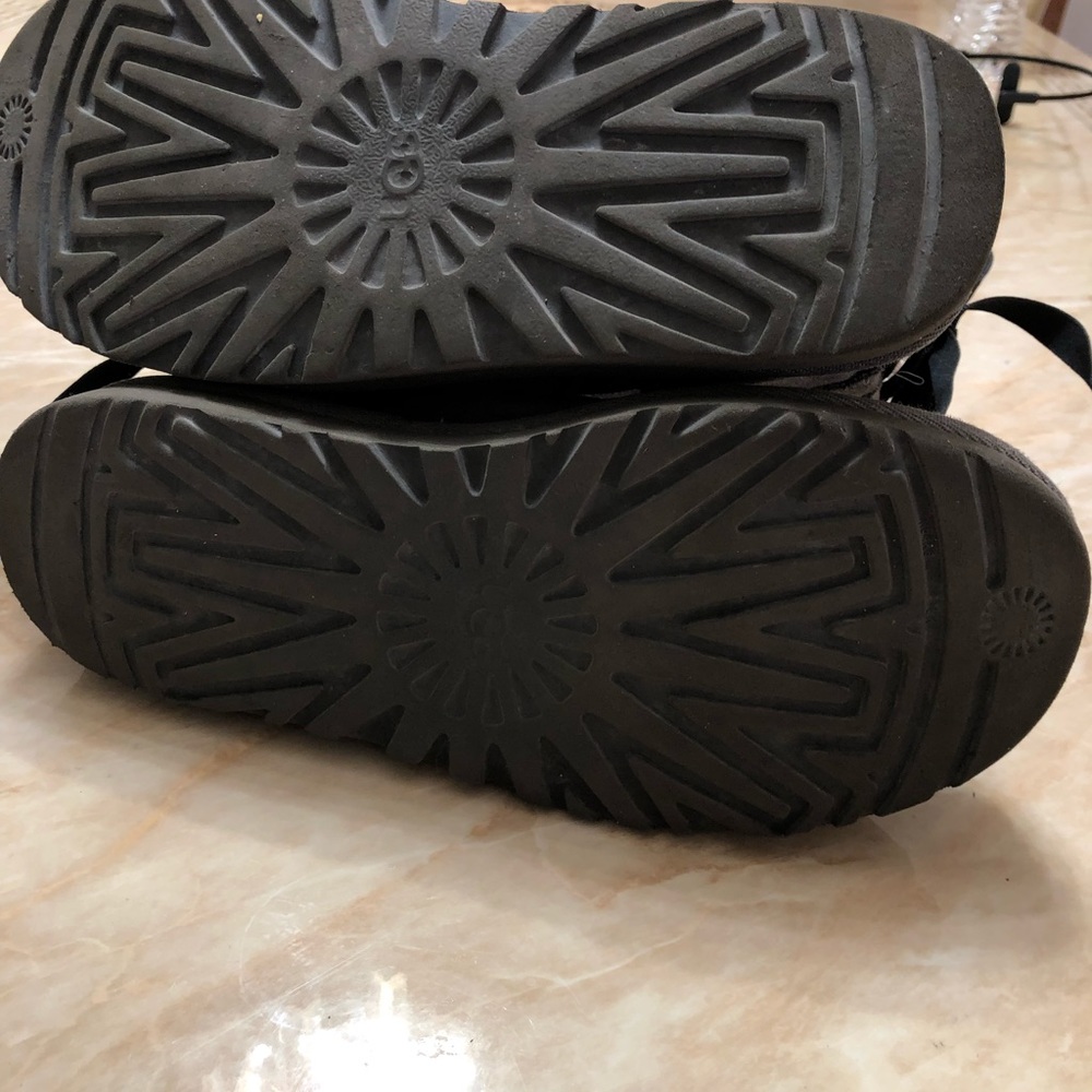 Ugg Bailey 6 - image 6